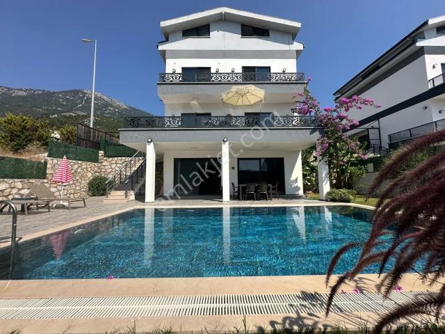 Ölüdeniz Ovacık'ta Sauna/hamamlı Havuzlu Satılık Villa