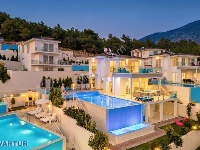 Ölüdeniz Ovacık 1.200 M² Müstakil Arsa İçinde 8+2 Satılık Villa