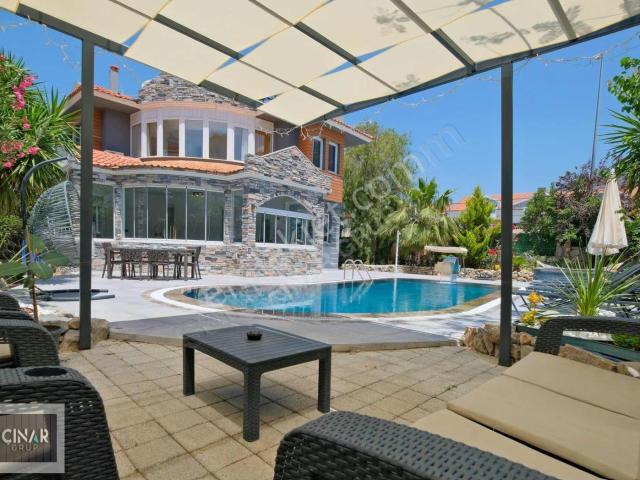 Ölüdenizde Satılık Eşyalı 3+1 Müstakil Villa