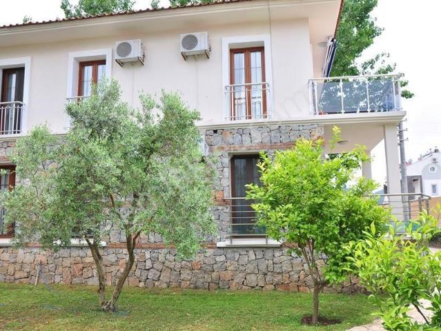 Ölüdeniz'de Yarı Olimpik Havuzlu Sitede Satılık 2+1 Daire