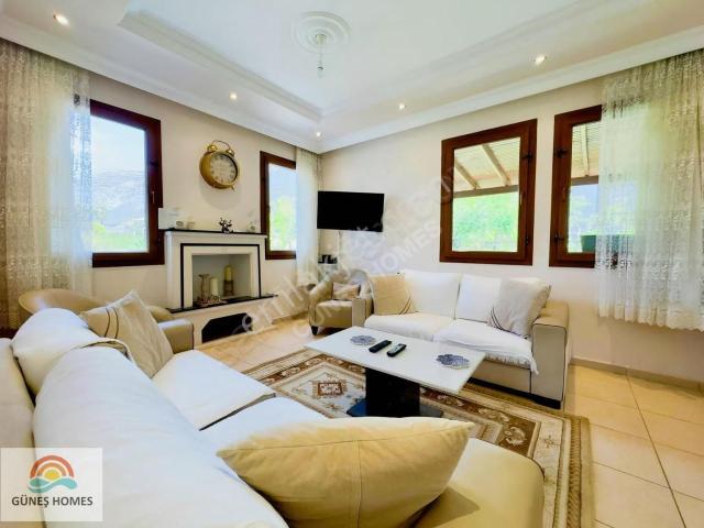 Ölüdeniz/hisarönü'de 505m2 4+1 Villa