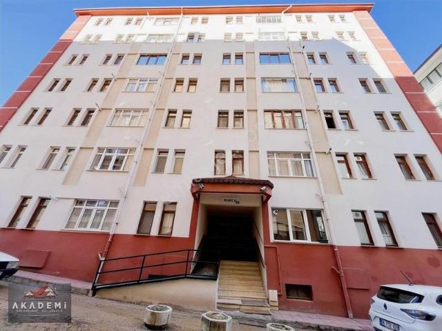 Olukbaşında Kapalı Otoparklı | 130 M² Geniş 3+1 Satılık Daire