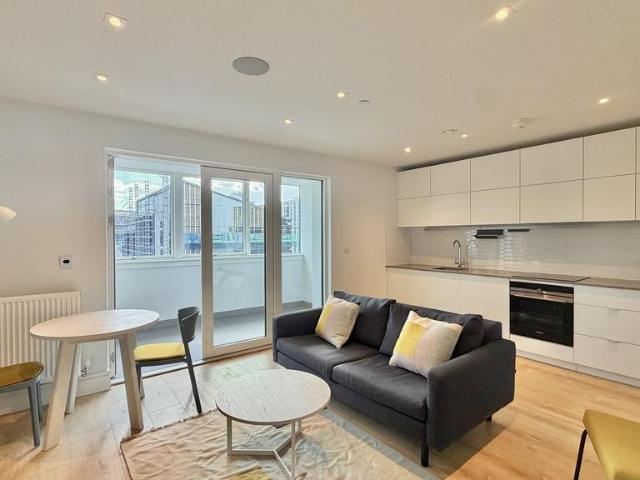 Olympic Way 1 bed flat to rent £2,045 pcm £472 pw