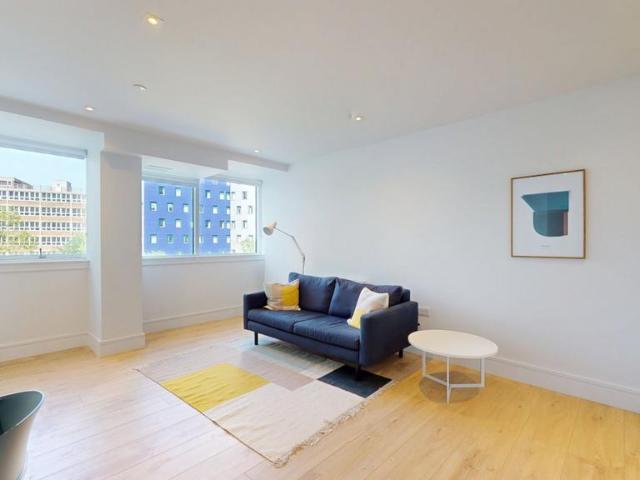 Olympic Way Studio to rent £1,775 pcm £410 pw