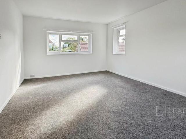 Ombersley Road, Worcester. 3 bed flat to rent £1,100 pcm £254 pw