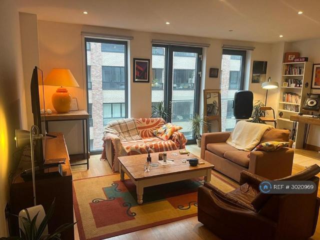Omega Works, London, E3 2 bed flat to rent £3,050 pcm £704 pw