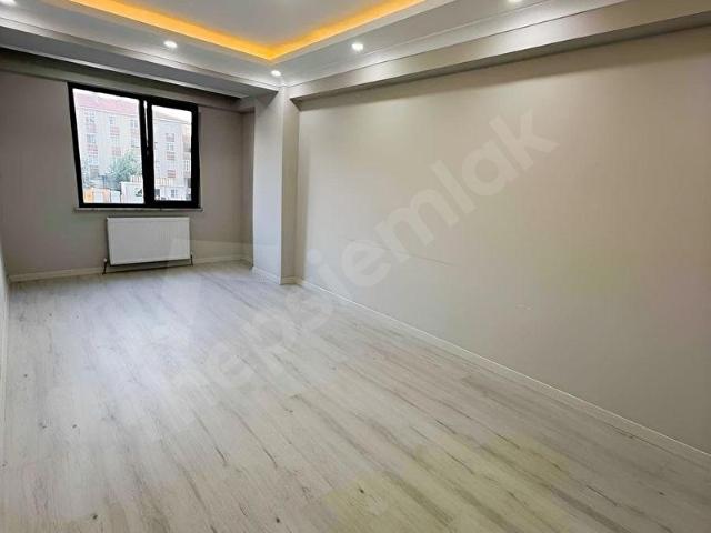 ÖMER EMLAKTAN SATILIK TAPU MASRAFSIZ 2+1 DAİRE
