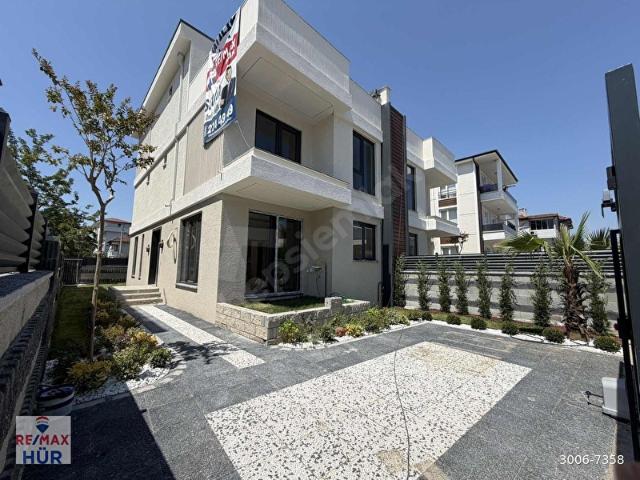 ÖMER İNAN REMAX SERDİVAN YAZLIK SAUNALI LÜKS 5+1 TRİPLEKS VİLLA