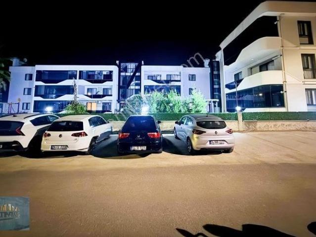 Ömercikler Mahallesi Elit Sitede Satılık Lüks 3 + 1 Daire