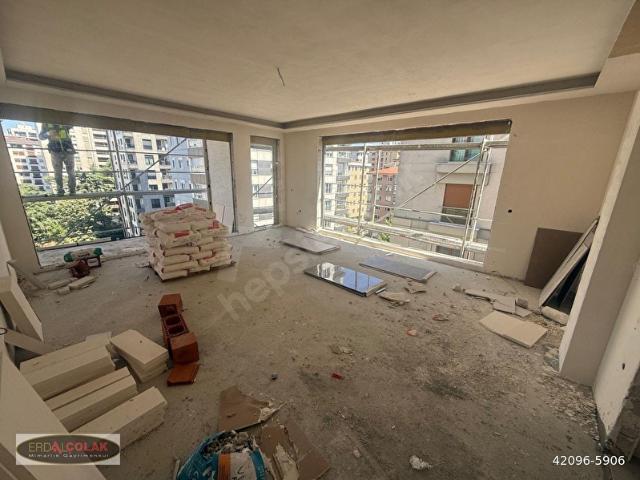 ÖMERPAŞA'DA 122 M2 NET 6 M2 NET BALKONLU SATILIK 3+1 FIRSAT DAİRE.