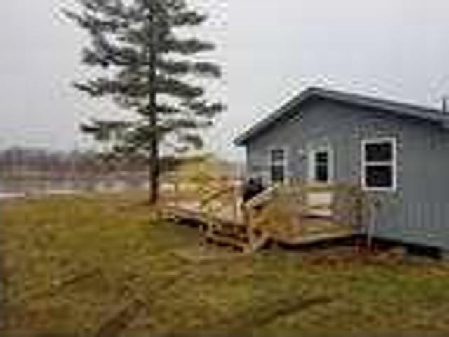 Omro 3 bedroom cabin
