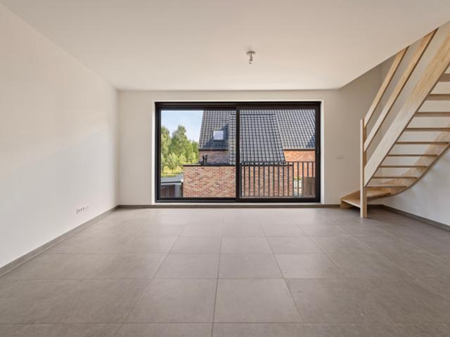 Omschrijving Sint Jozef is een kleinschalig project gelegen in de Oude Stationsstraat te Herne. Het vroegere schoolgebouw is omgetoverd tot een harmonieus geheel van tijdloze woningen en appartementen! Voor de bouw en afwerking van alle wooneenheden wor