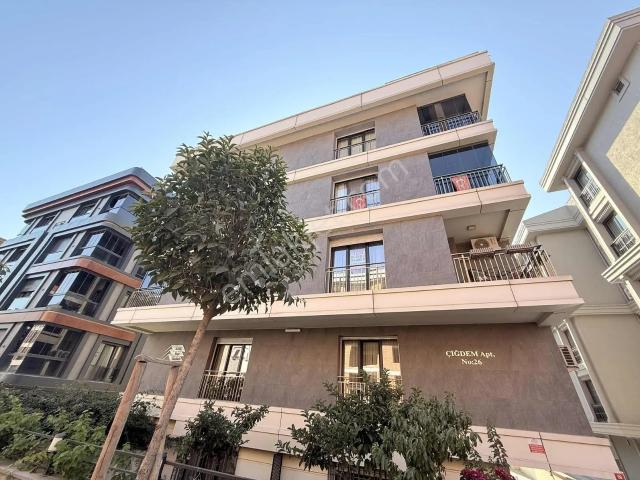 Ömür Plaza Arkasında Yeni Binada 2+1 110 M2 Ön Cephe
