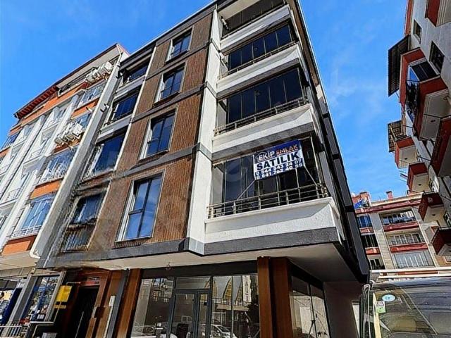 ÖMÜREVLERİ TRAMVAYA 50MT SATILIK KONUT VEYA İŞ YERİ