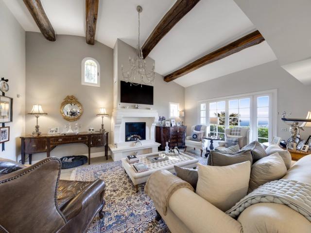 On the heights of Eze, with a breathtaking view of the Medit. 236m² Eze
