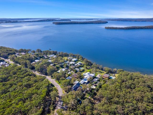 On Top of the World! 180 Degree Views of Lake Macquarie