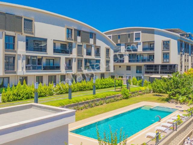 Ön Cephede Havuzlu Otoparklı Sıfır Üst Segment 2+1 Daire