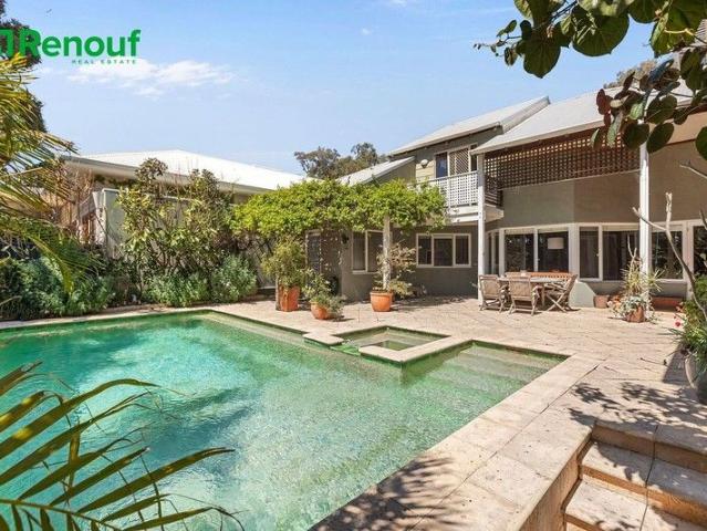 On Fraser: Character on 1012 sqm with North facing rear gardens and pool in one of Swanbourne&apos s finest cul de sacs!