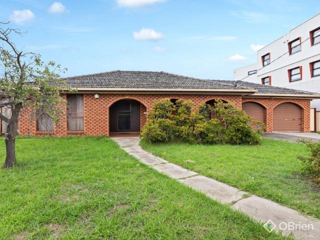 ON HOLD* A Rare Canvas of Possibility, Grand Family Haven with Limitless Future on 691m² Approx