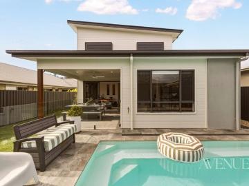 QUIET CUL DE SAC STREET | FAMILY FRIENDLY FLOORPLAN | SPARKLING POOL | LOW MAINTENANCE | MOTIVATED SELLER