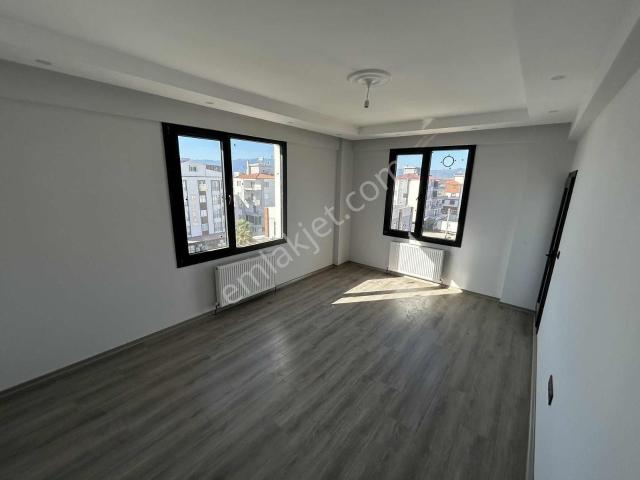 Onmax Bademalanında Satılık 2+1 Önü Açık Ferah Daire