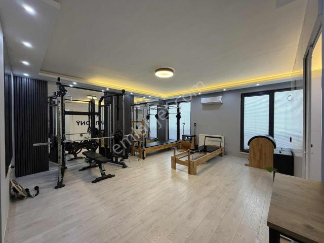 Onmax Bahçelievler'de Satılık 4+1 260 M2 Dubleks Daire