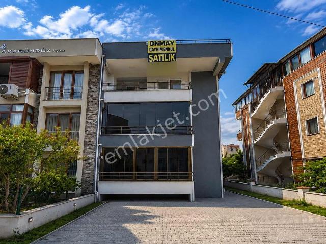 Onmax Bahçelievlerde Satılık 4+1 200 M2 Doğalgazlı Dubleks Daire