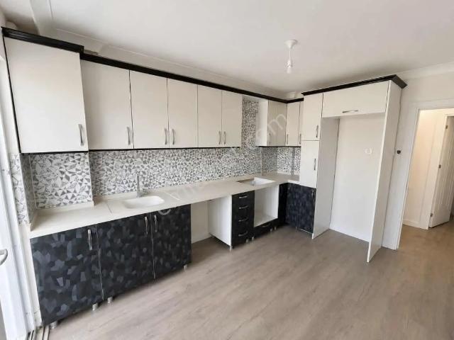 Onmax Burhaniye Merkezde 3+1 Çift Wc Önü Açık Daire