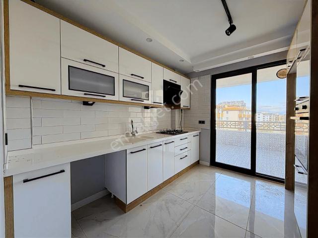 Onmax Burhaniye Merkez'de Satılık Sıfır 2+1 Giriş Kat Daire