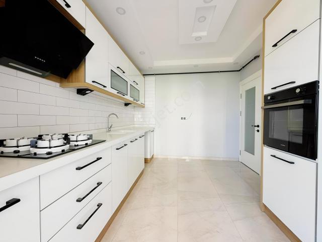 Onmax Cumhuriyet'te Satılık Sıfır 2+1 110 M2 Ara Kat Daire