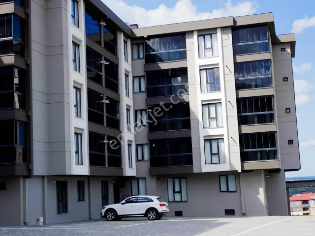 Onay 'dan Çerkezköy Tepede 7/24 Güvenlikli Sitede Lüks 1+1 Daire