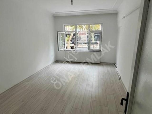 Onay Emlak' Tan Kiralık 2+1 Ara Kat Merkezi Konum