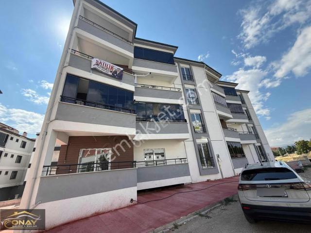 Onay Emlak'tan Suluova'da Sıfır 1+1 Satılık Daire