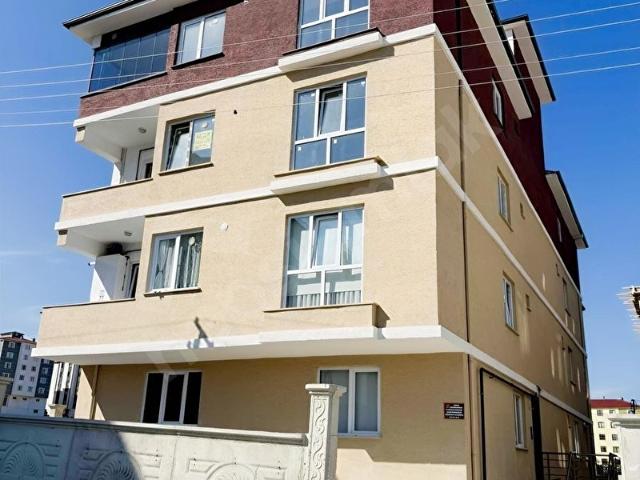 ONAY'dan 2+1 ARAKAT ÖN CEHPE CADDE ÜSTÜ OKULLAR BÖLGESİ
