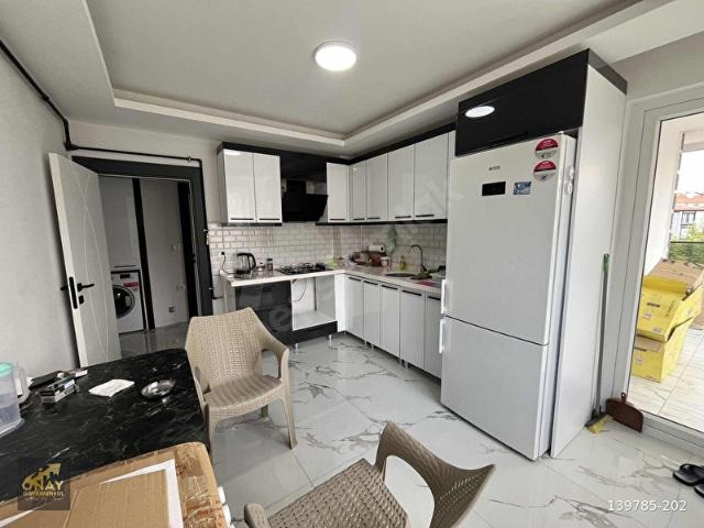 ONAY'DAN KÖŞE BAŞI 3+1 130M2 GİYİNMEODALI ÖN CEPHE LÜX DAİRE