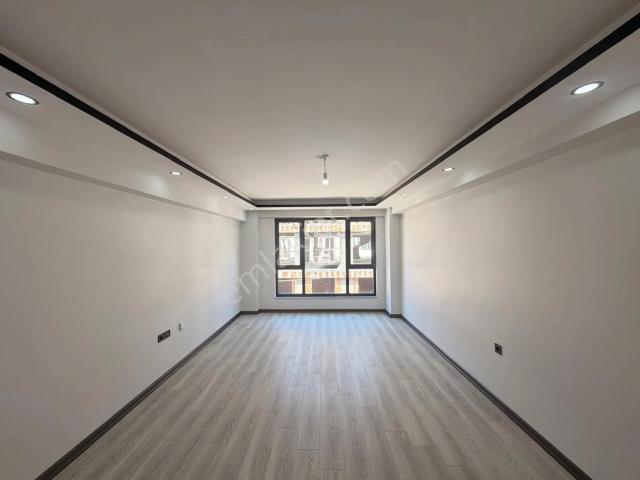 Onbaşıoğulları'dan Çamlıca'da Satılık 3+1 Özel Garajlı Daire