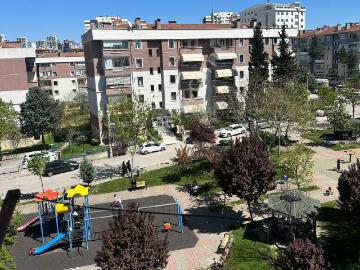 Öncü'den Yunus Emre Mahallesi'nde Satılık Katta Yapılı 3+1 Daire