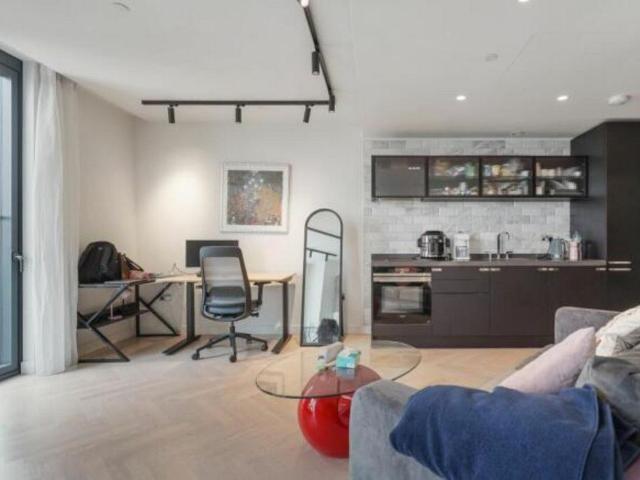 One Crown Place, Moorgate EC2A, 1 bed flat to rent, £3,683 pcm | PrimeLocation