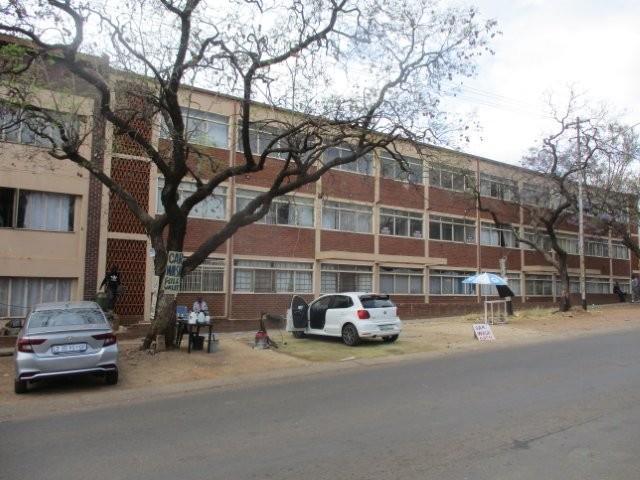 ONE AND HALF BEDROOM FLAT IN PRETORIA WEST:FOUR UNITS AVAILABLE IMMEDIATELY