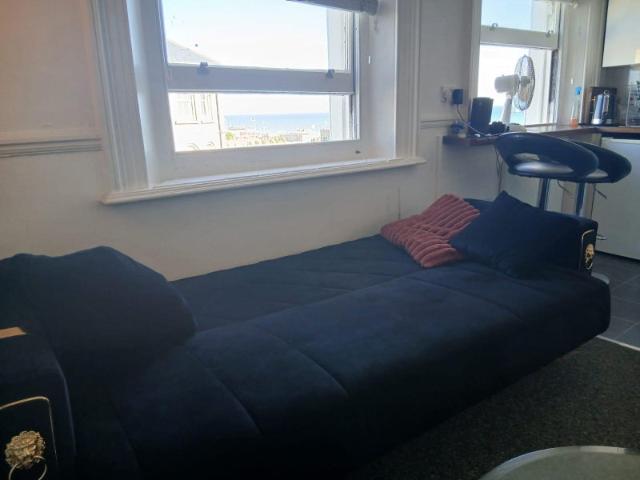 One bed on hove seafront opposite Babble/Rockwater