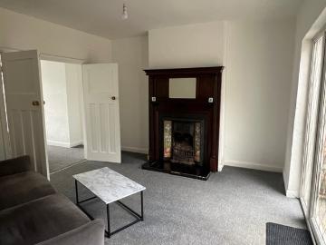 One bed flat 10 mins from city centre