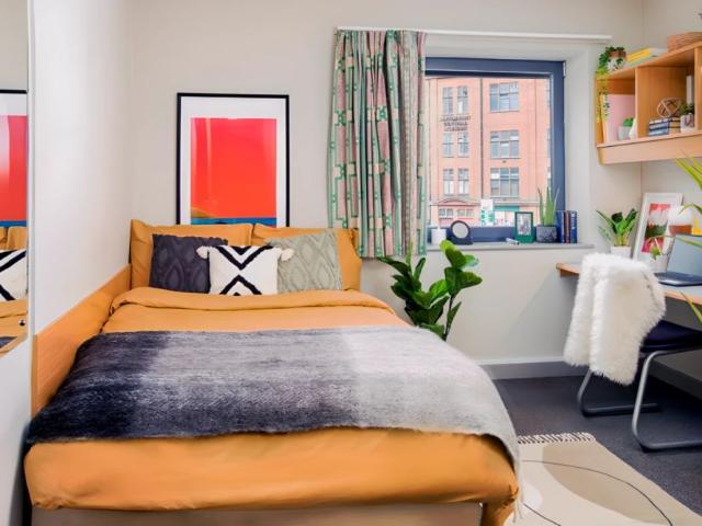 ONE BED FLAT