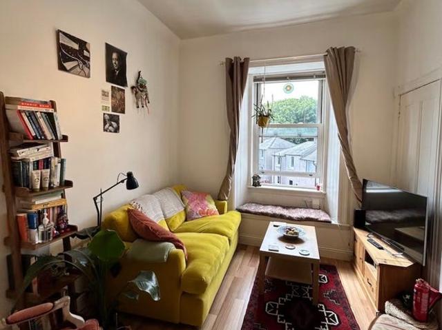 One bed flat available for 5 months