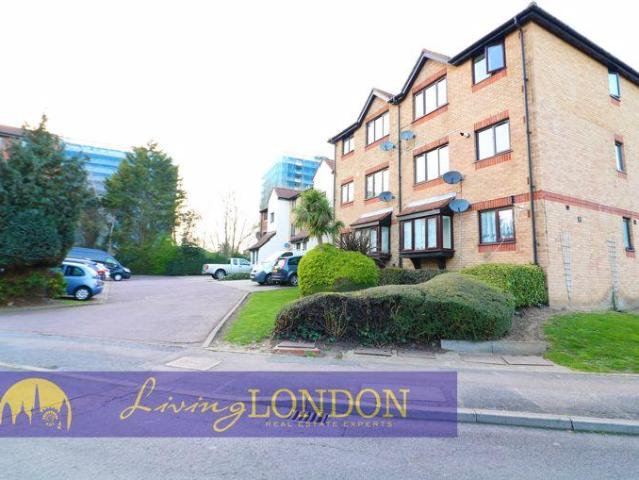 One Bed Flat to Rent 1 bed flat to rent £1,450 pcm £335 pw