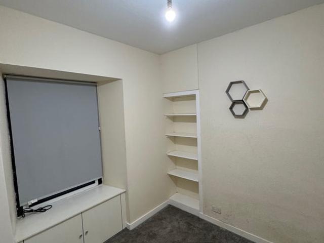 One bed ground floor flat