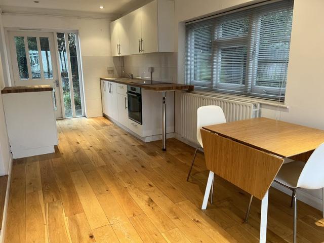 One bed house, super close to Bromley South