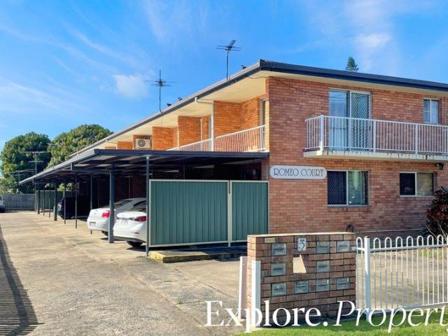 One Bedroom Unit Close to Everything!