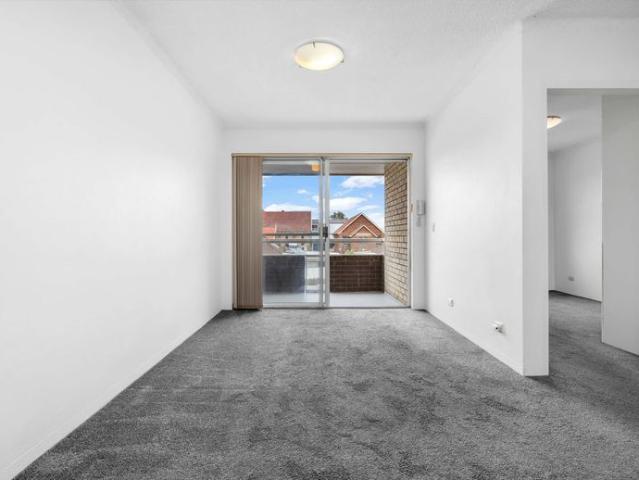 One bedroom unit close to everything you need!