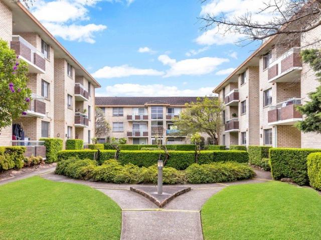 One bedroom unit close to everything you need!