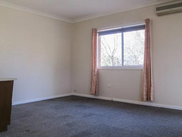 One Bedroom Unit Close to the CBD